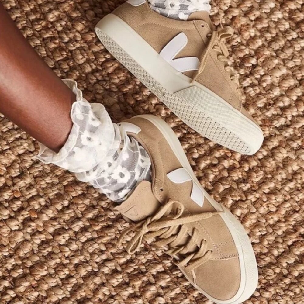 Veja Campo Suede Sneaker in Dune/White sz 41